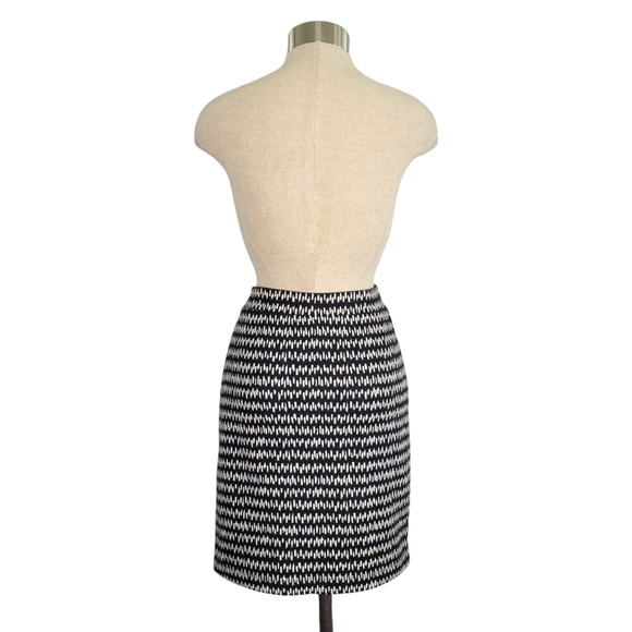 Ann Taylor LOFT black & white stretch knit pencil skirt- size S - Picture 2 of 8